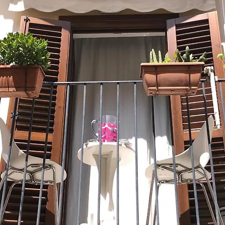 Happie Apartment *